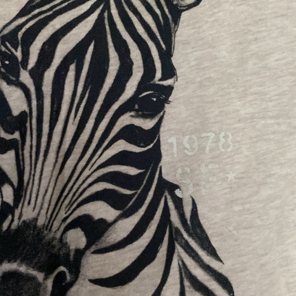 Banana Republic Tee EUC Size M - Picture 3 of 4